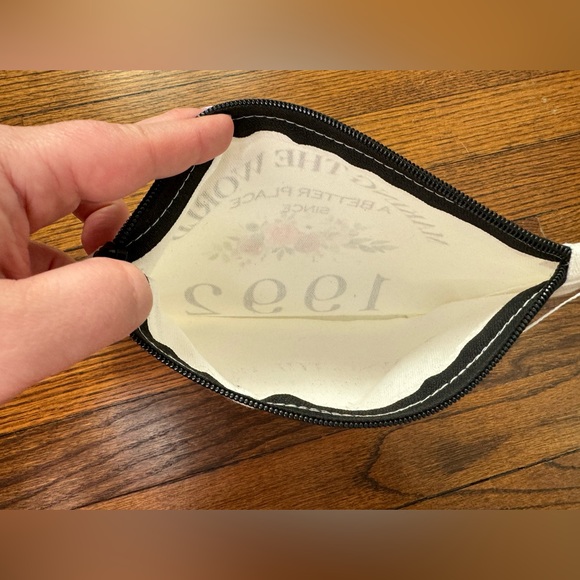 Makeup Pouch - Picture 3 of 3